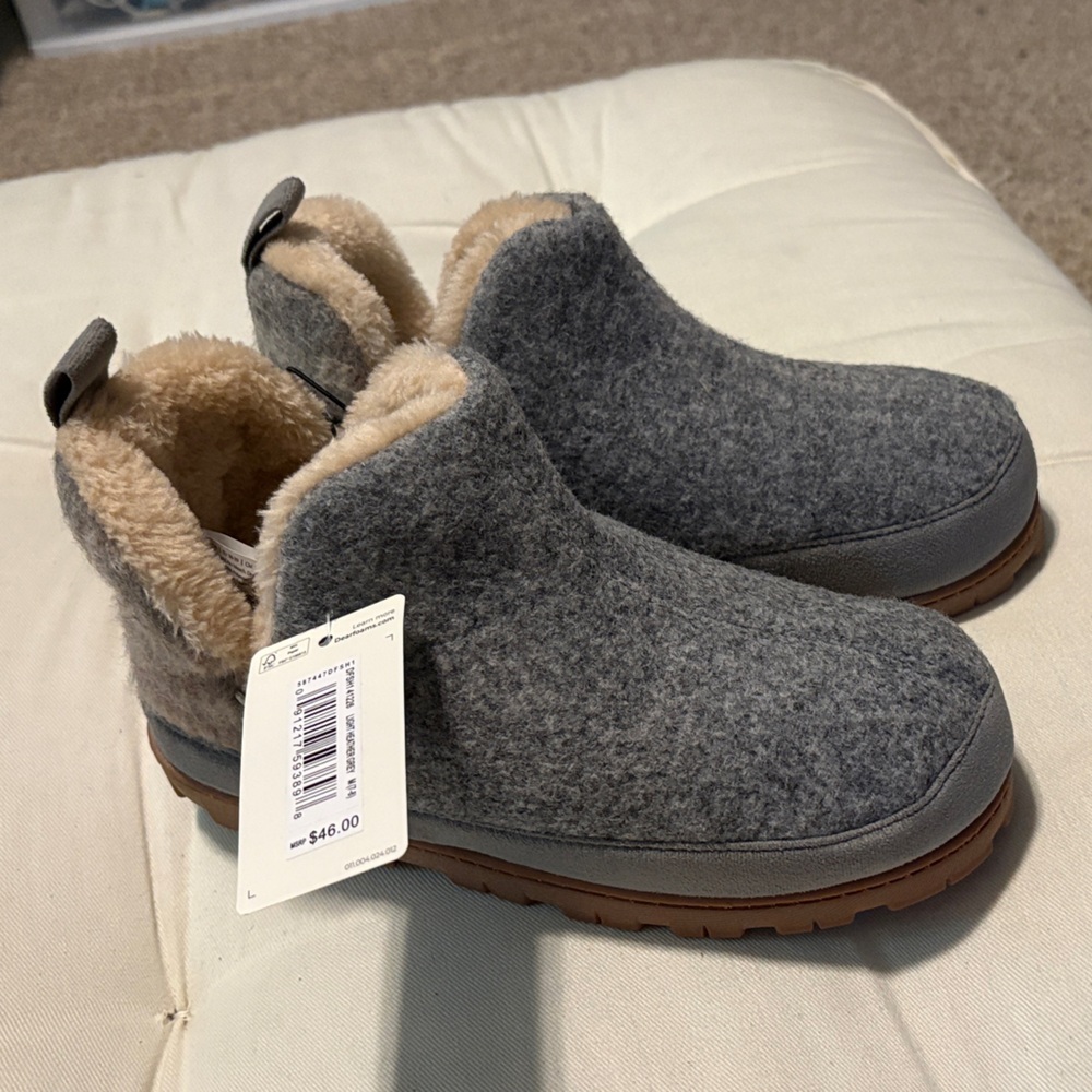 Dearfoams Gray Fleece-Lined Slippers